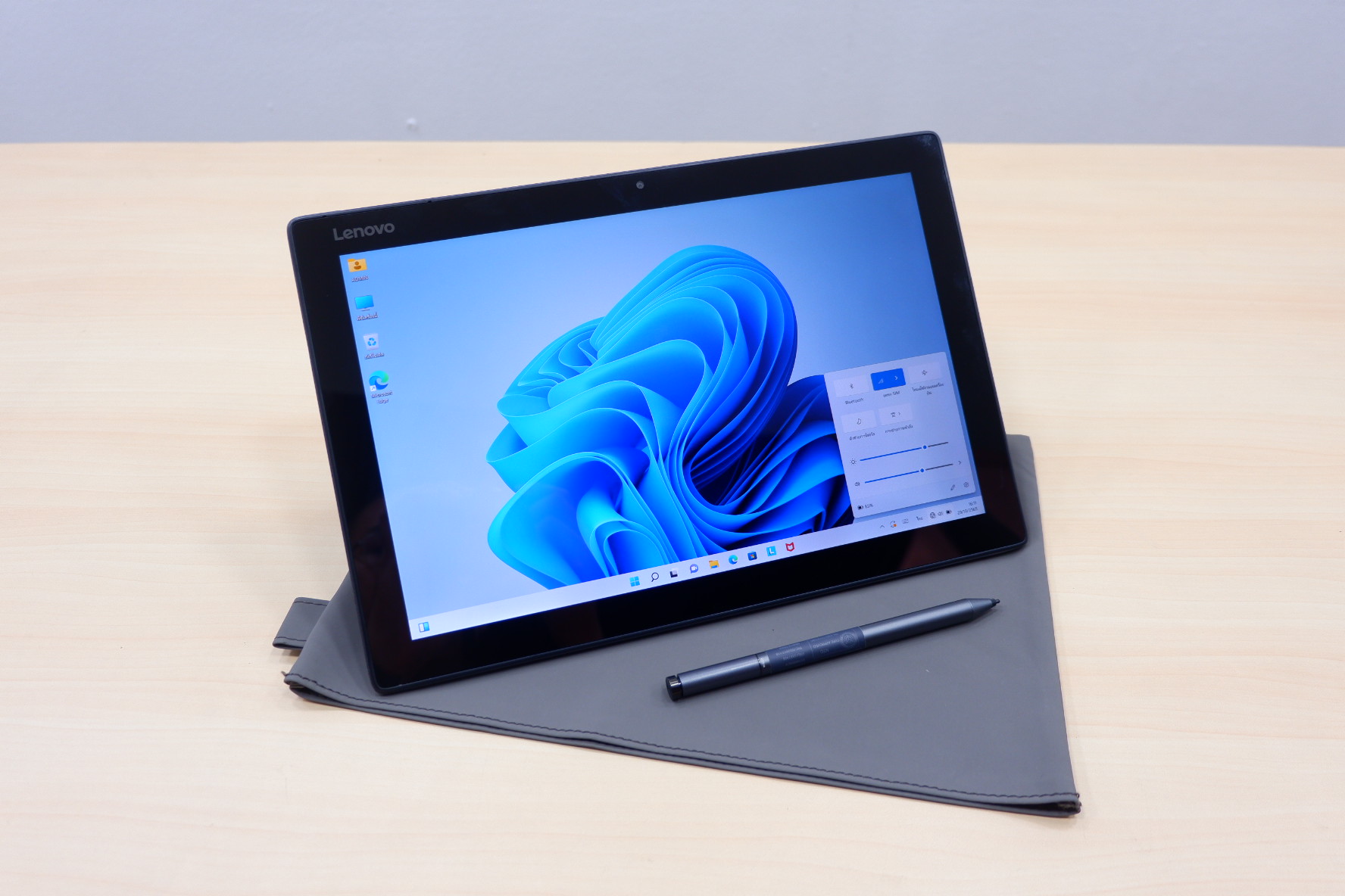 Lenovo MIIX 520-12IKB (i7-8550U) - Image 11