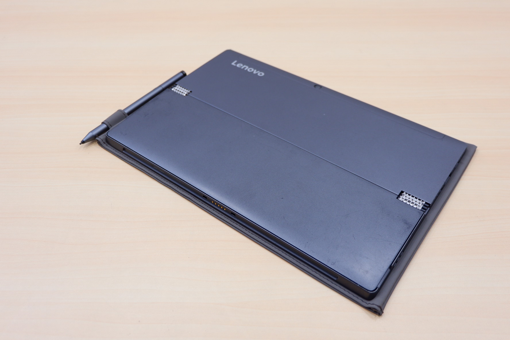 Lenovo MIIX 520-12IKB (i7-8550U) - Image 6